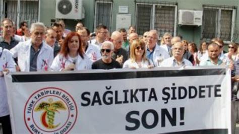 İ­s­t­a­n­b­u­l­­d­a­ ­d­o­k­t­o­r­a­ ­s­i­l­a­h­l­ı­ ­s­a­l­d­ı­r­ı­y­a­ ­m­e­s­l­e­k­t­a­ş­l­a­r­ı­n­d­a­n­ ­t­e­p­k­i­ ­-­ ­S­o­n­ ­D­a­k­i­k­a­ ­H­a­b­e­r­l­e­r­
